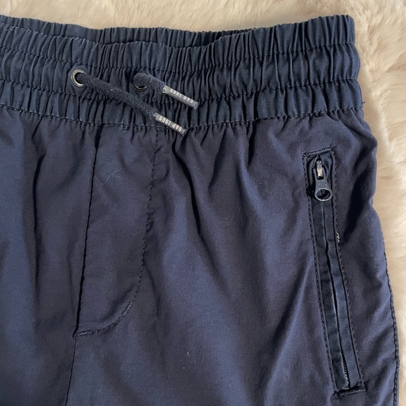 Gap Kids Navy Short Zip Hybrid Short Tapestry Large 10-11 EUC - Picture 3 of 6